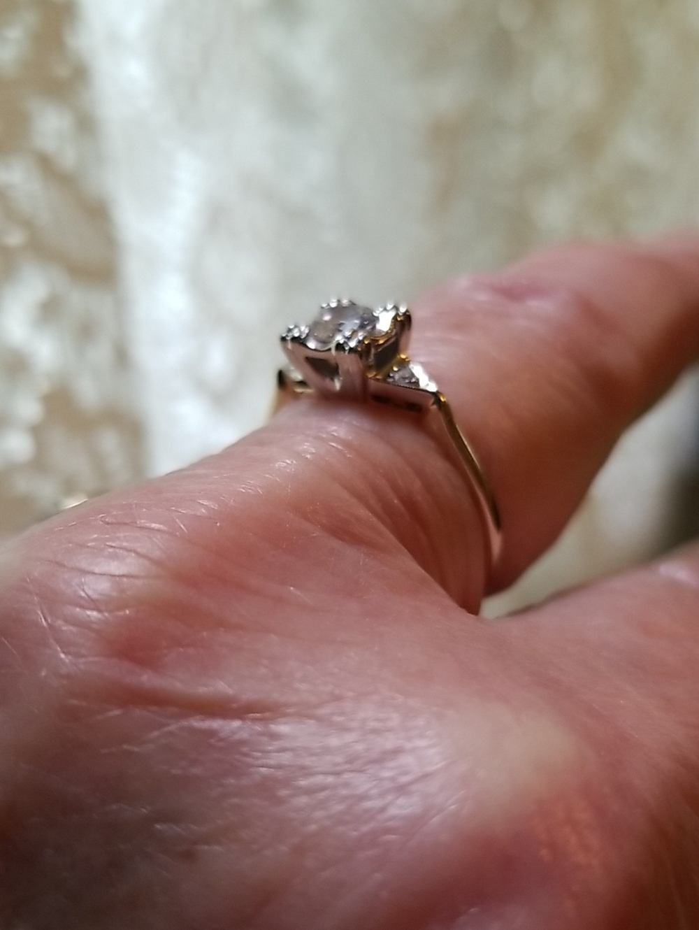 Vintage 14K Gold Ring with Diamonds - Picture 6 of 7